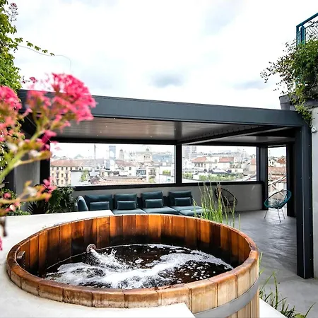 Spacious Indipendent In Apartment *